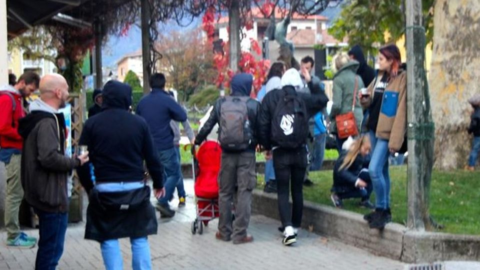 Disagi sulla Colico-Chiavenna Tre corse soppresse e proteste Disagi sulla Colico-Chiavenna Tre corse soppresse e proteste