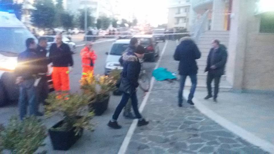 Investì e uccise donna,marito lo ammazza Investì e uccise donna,marito lo ammazza