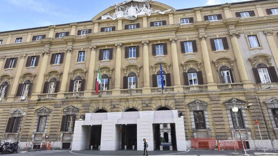 Ok asta Bot 12 mesi, tasso su minimi Ok asta Bot 12 mesi, tasso su minimi