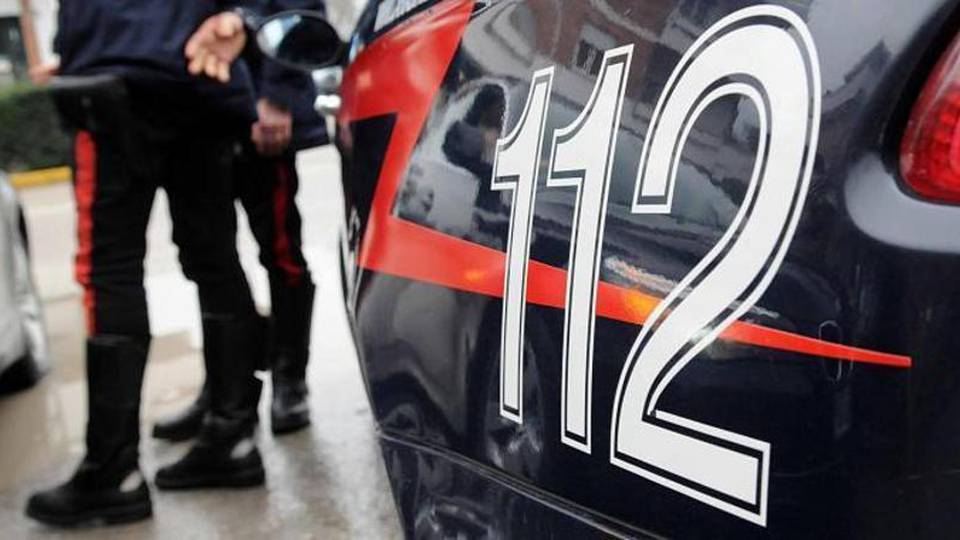 Strangolata con filo pc,ricercato marito Strangolata con filo pc,ricercato marito