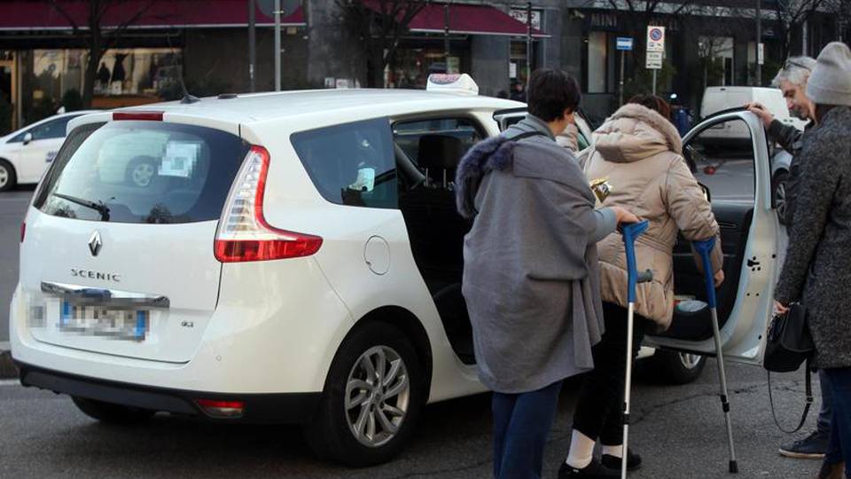 Taxi: prosegue la protesta Taxi: prosegue la protesta