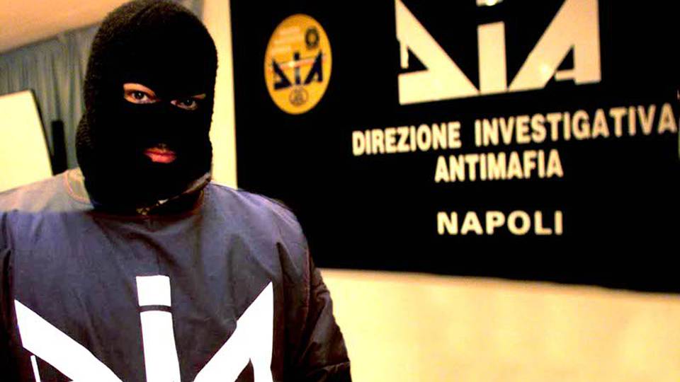 Camorra, arrestate 2 figlie e nuora boss Camorra, arrestate 2 figlie e nuora boss