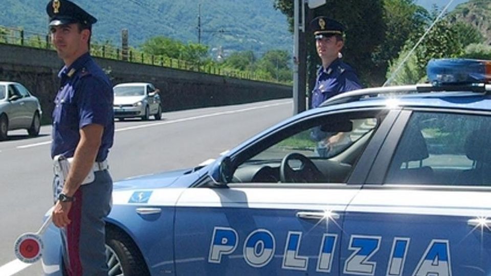 I controlli della Stradale: ritirate 132 patenti, decurtati più di 5mila punti I controlli della Stradale: ritirate 132 patenti, decurtati più di 5mila punti
