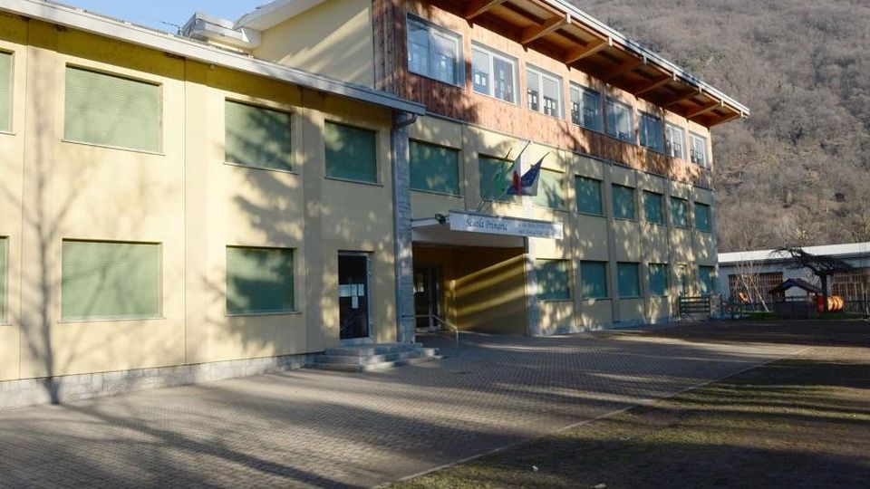 Allarme rientrato sulla scuola di Nuova Olonio: «La struttura si è assestata» Allarme rientrato sulla scuola di Nuova Olonio: «La struttura si è assestata»