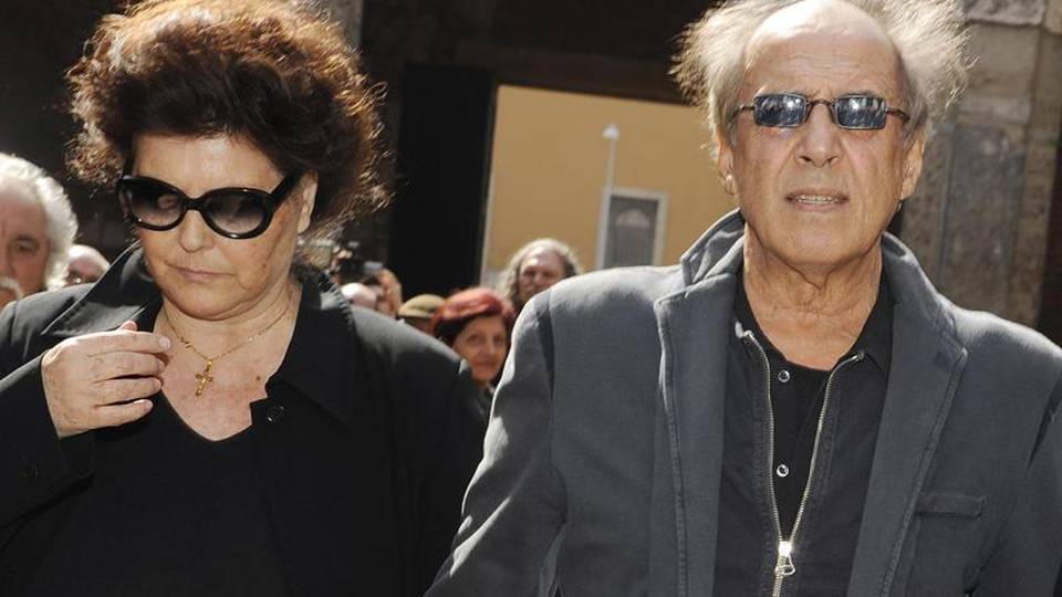 Celentano, vittima di intrusioni in casa Celentano, vittima di intrusioni in casa