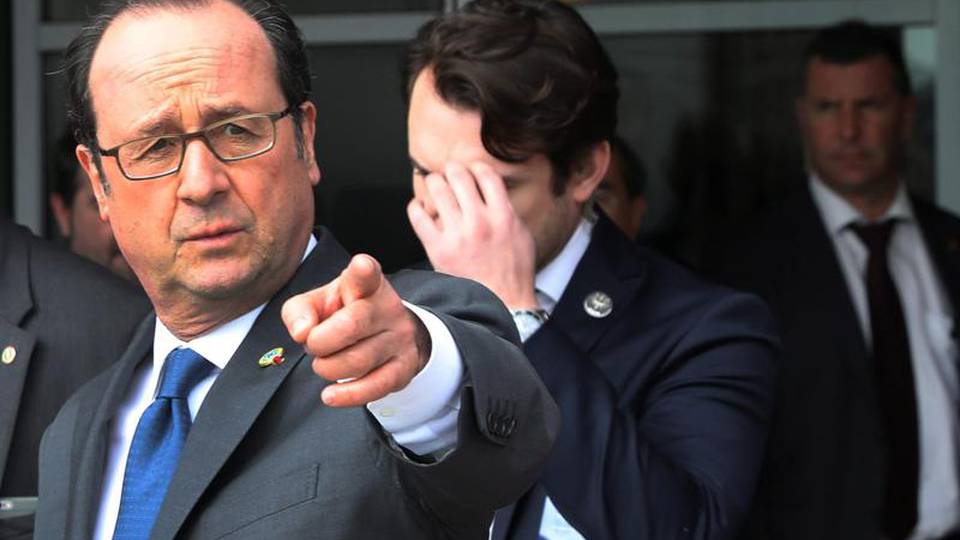 Hollande, non accettiamo pressioni Trump Hollande, non accettiamo pressioni Trump