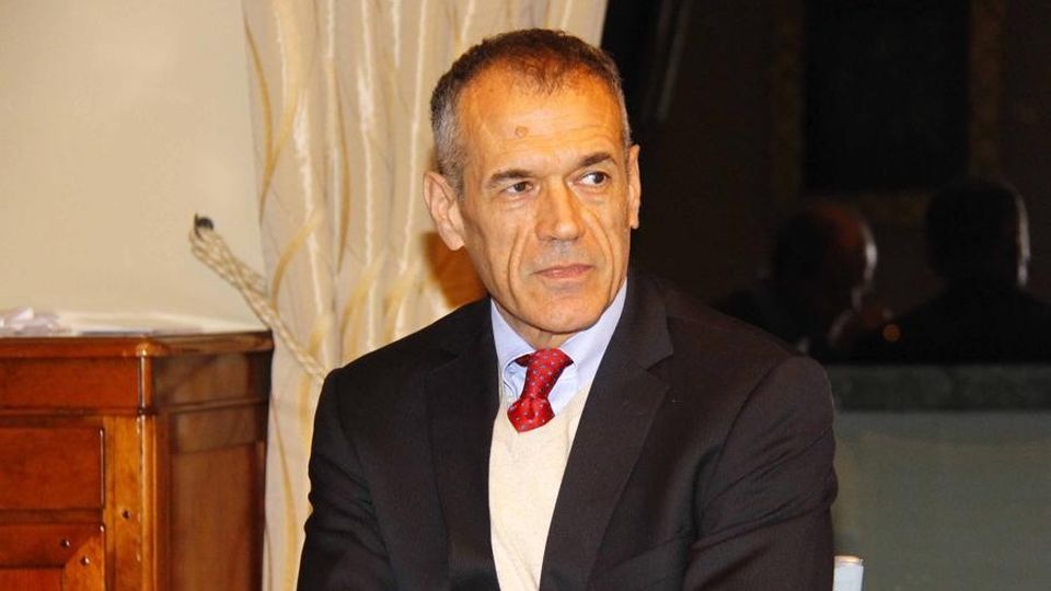 Il macigno del debito pubblico Carlo Cottarelli oggi a Sondrio Il macigno del debito pubblico Carlo Cottarelli oggi a Sondrio