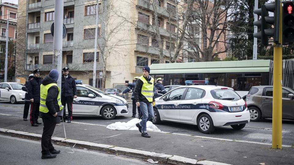 Ucciso da bus: autista,non accorto nulla Ucciso da bus: autista,non accorto nulla