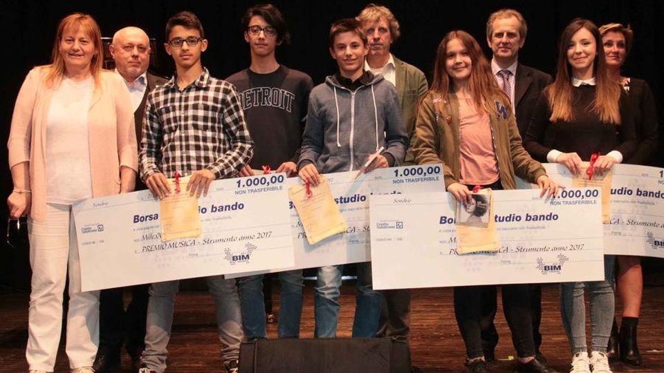 Borse di studio per un sogno Premiati dal Bim i giovani artisti Borse di studio per un sogno Premiati dal Bim i giovani artisti