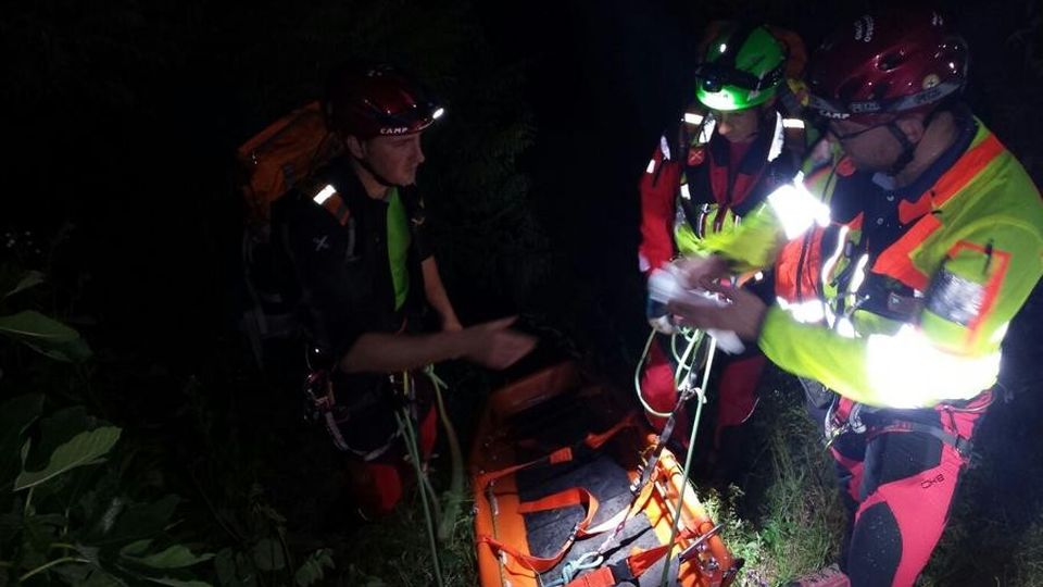 Alpinisti in difficoltà, intervento in notturna Alpinisti in difficoltà, intervento in notturna