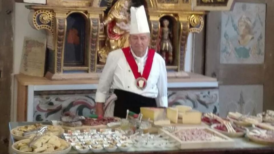 Grosio dice addio allo chef Stefano Pini «Piccolo grande uomo» Grosio dice addio allo chef Stefano Pini «Piccolo grande uomo»