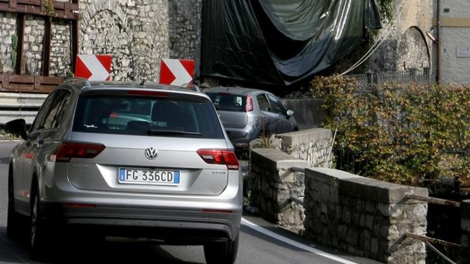 Frana di Argegno, scatta l’allarme «Con le piogge rischio nuovi crolli» Frana di Argegno, scatta l’allarme «Con le piogge rischio nuovi crolli»