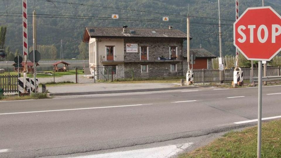 Passaggi a livello da eliminare Colorina lavora al sottopasso Passaggi a livello da eliminare Colorina lavora al sottopasso