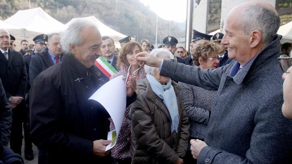 I genitori del poliziotto «Vogliamo solo la verità» I genitori del poliziotto «Vogliamo solo la verità»