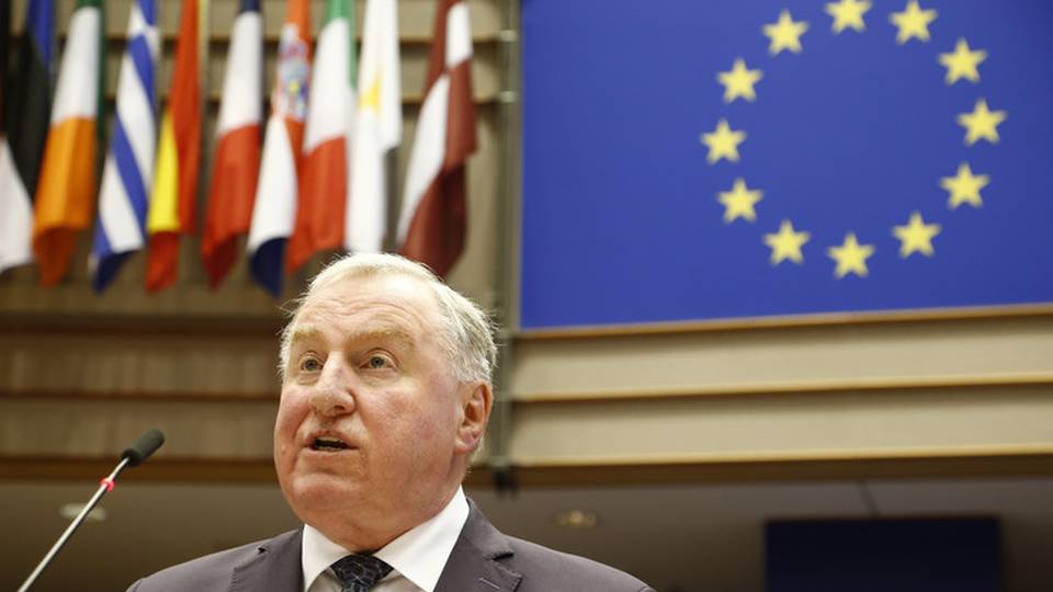 Regioni, conseguenze sul clima se vengono tagliati i fondi Ue Regioni, conseguenze sul clima se vengono tagliati i fondi Ue
