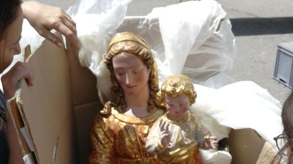 Gallivaggio, rischio frane Trasferita anche la Madonna Guarda il video Gallivaggio, rischio frane Trasferita anche la Madonna Guarda il video