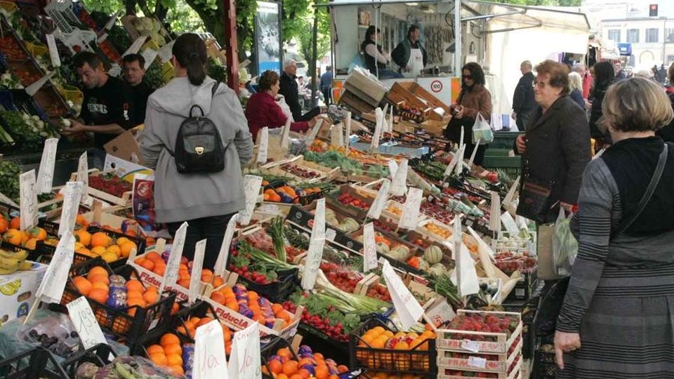 Ok alla convenzione con Coldiretti Alla Piastra mercato a chilometro zero Ok alla convenzione con Coldiretti Alla Piastra mercato a chilometro zero