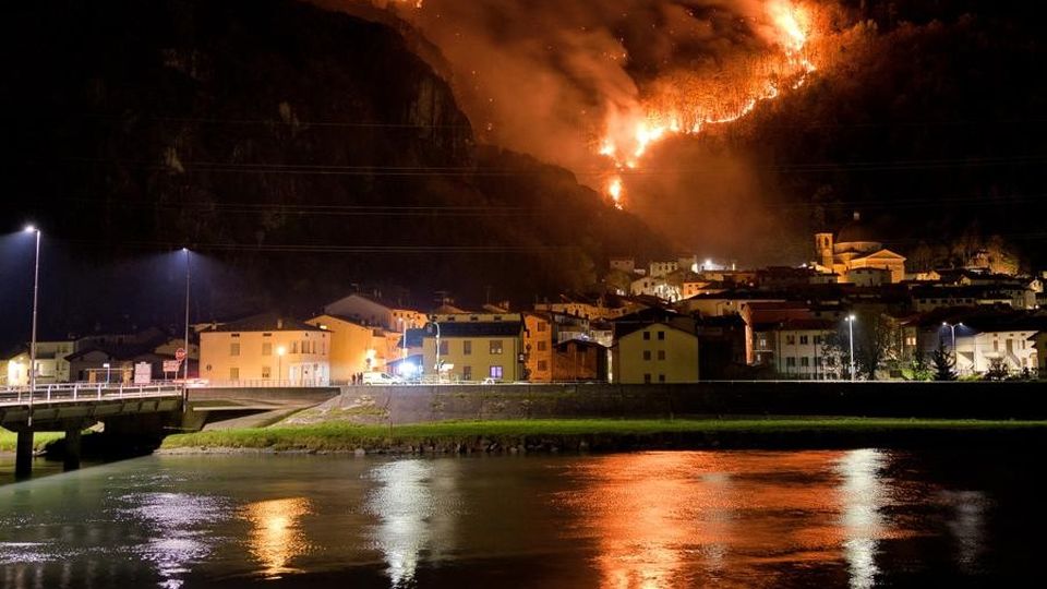 Ponte tra Forcola e Colorina «Via libera ai mezzi pesanti» Ponte tra Forcola e Colorina «Via libera ai mezzi pesanti»