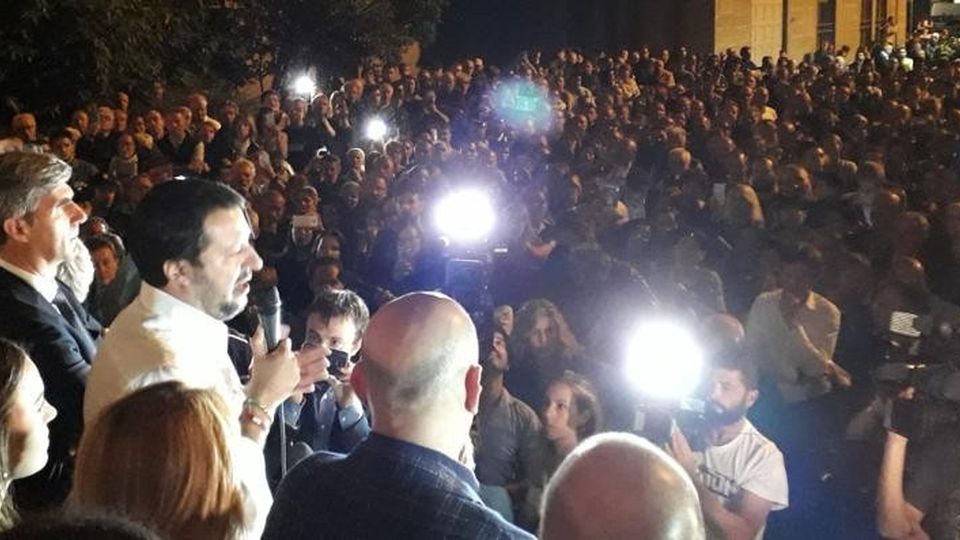 Salvini a Sondrio: «Porte aperte solo agli onesti» Salvini a Sondrio: «Porte aperte solo agli onesti»