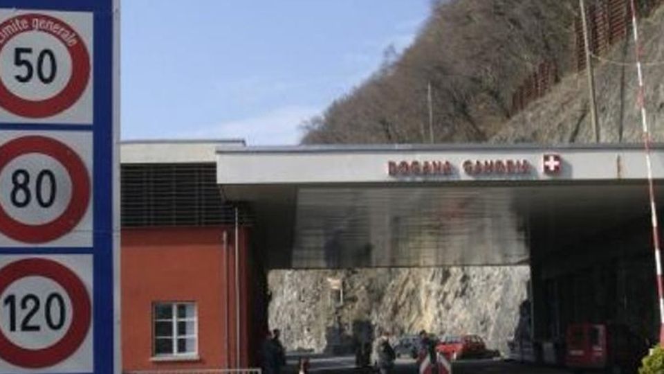 Valsolda, maxi cantiere sulla strada dei frontalieri Valsolda, maxi cantiere sulla strada dei frontalieri