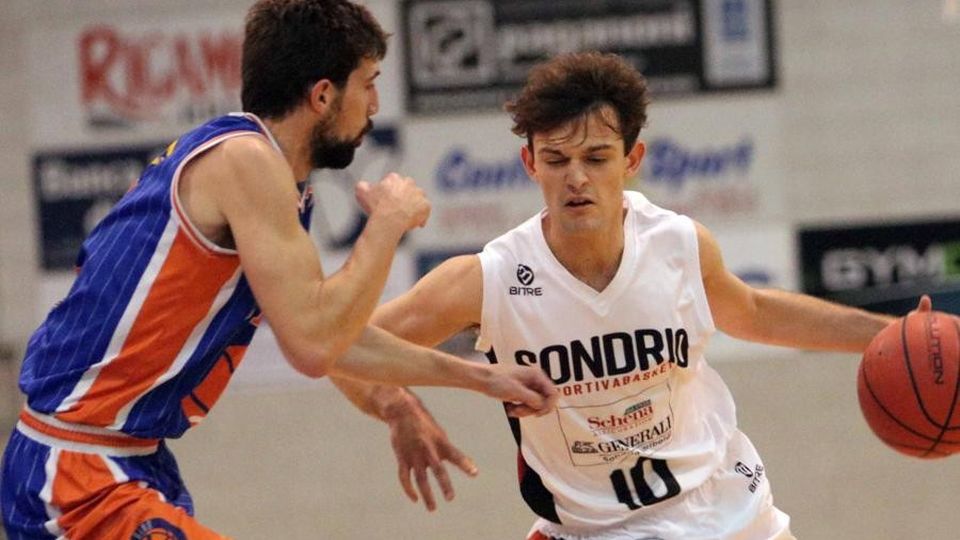 Basket serie D, esordio vincente per coach Busi sulla panchina sondriese Basket serie D, esordio vincente per coach Busi sulla panchina sondriese