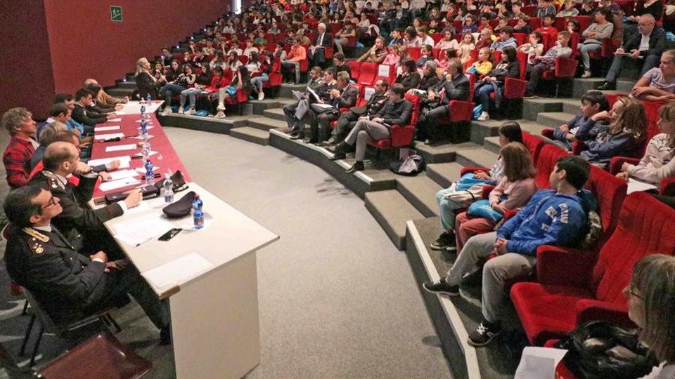 Sondrio, fare squadra per combattere la droga Sondrio, fare squadra per combattere la droga