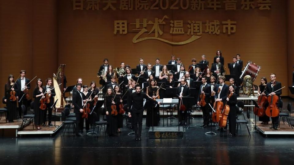 La Cina conquistata da bacchetta e note “targate” Sondrio La Cina conquistata da bacchetta e note “targate” Sondrio