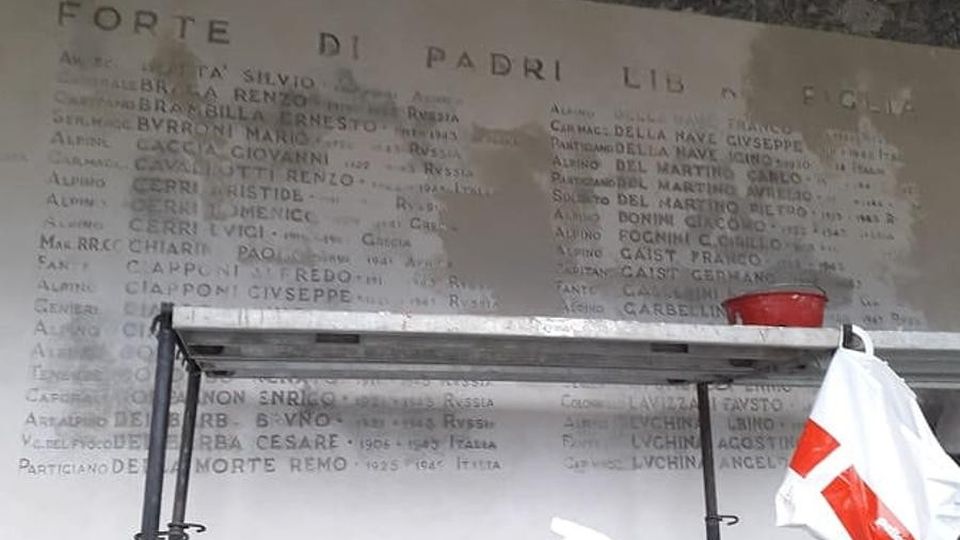 Il tempietto ritrova i colori di un tempo Il tempietto ritrova i colori di un tempo