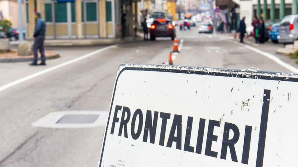 Ticino, posto part time a 1.400 franchi lordi Dumping sui frontalieri Ticino, posto part time a 1.400 franchi lordi Dumping sui frontalieri