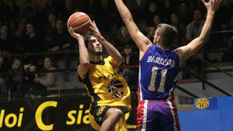 Basket serie C Silver, Pezzini sconfitta sul parquet milanese Basket serie C Silver, Pezzini sconfitta sul parquet milanese