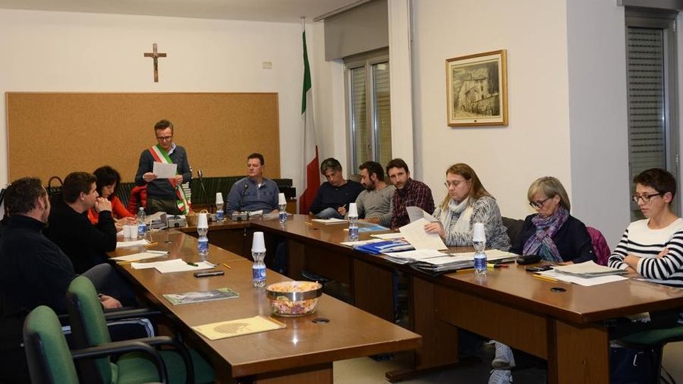 Il revisore dei conti dice no, ma il bilancio di Dubino viene approvato Il revisore dei conti dice no, ma il bilancio di Dubino viene approvato