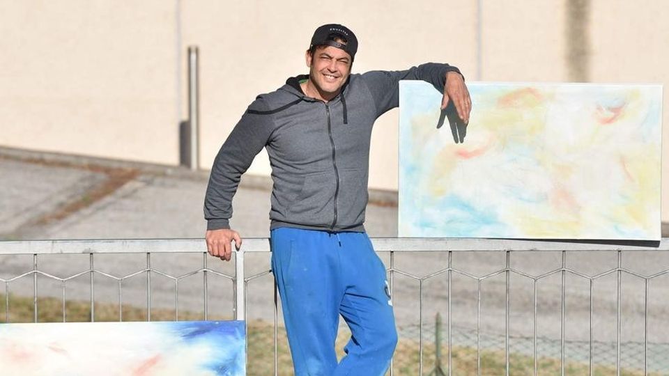 Milton, il ballerino che stregava le donne Ora fa l’artista nella sua casa di Uggiate Milton, il ballerino che stregava le donne Ora fa l’artista nella sua casa di Uggiate