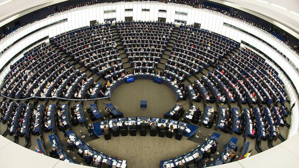 Europee: proiezioni Parlamento Ue, calo Ppe, su i Verdi, regge S&D Europee: proiezioni Parlamento Ue, calo Ppe, su i Verdi, regge S&D