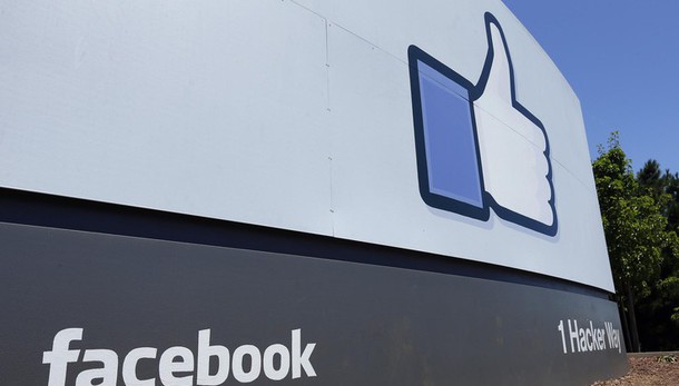 Corte Ue, Facebook si impegni contro commenti diffamatori illeciti