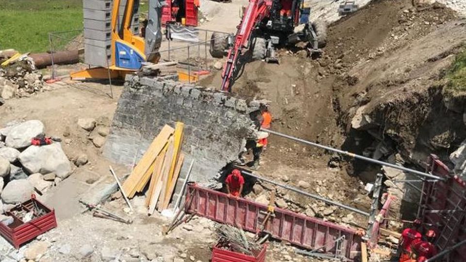 Un tour de force per riaprire lo Spluga «Oltre al ponte altri dieci interventi» Un tour de force per riaprire lo Spluga «Oltre al ponte altri dieci interventi»