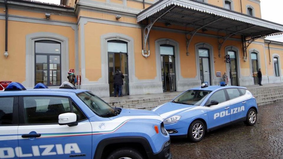 Lecco, aggressione alla stazione Il responsabile va in carcere Lecco, aggressione alla stazione Il responsabile va in carcere