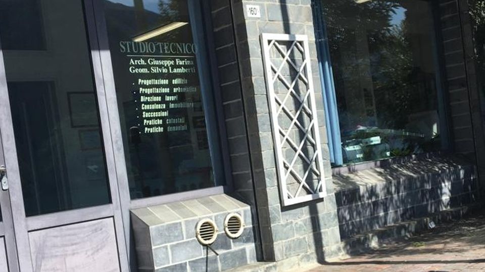 Valsolda, l’ex sindaco patteggia Condanne pesanti per i suoi clienti Valsolda, l’ex sindaco patteggia Condanne pesanti per i suoi clienti