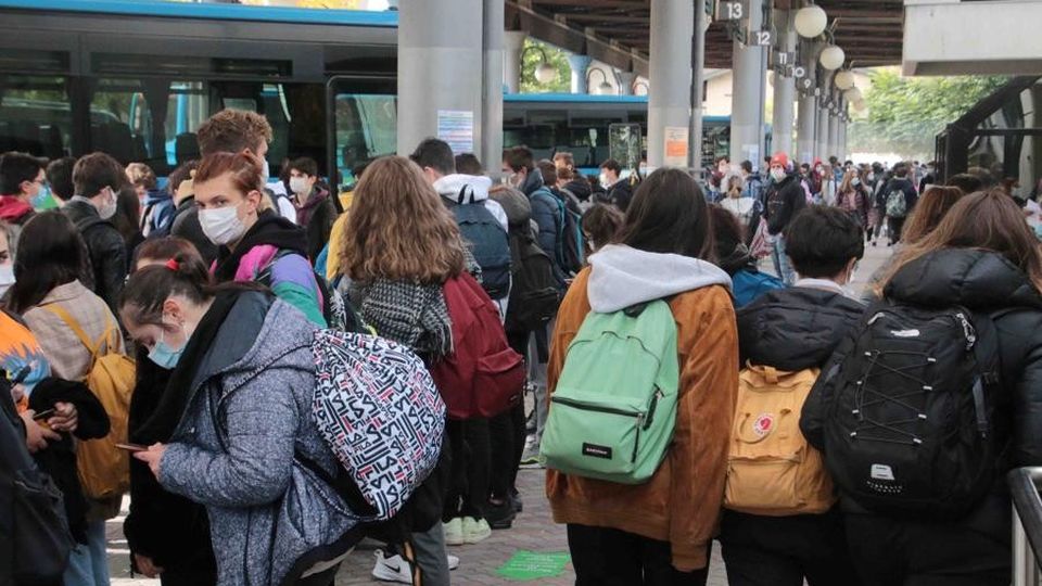 Scuola, «Trasporti da potenziare Il problema è il contagio, non i costi Usiamo i bus privati» Scuola, «Trasporti da potenziare Il problema è il contagio, non i costi Usiamo i bus privati»