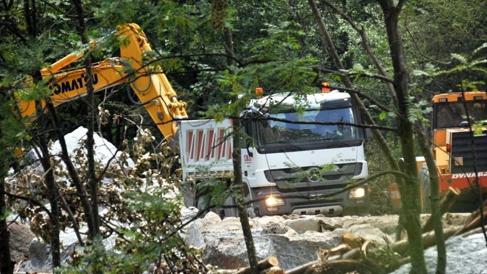 Gallivaggio, chiude la 36 per la posa delle reti Gallivaggio, chiude la 36 per la posa delle reti