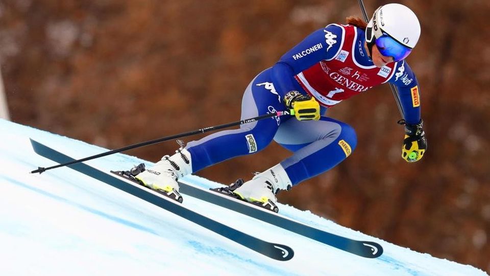 Elena Curtoni ottovolante nel superg in Val d’Isère Elena Curtoni ottovolante nel superg in Val d’Isère