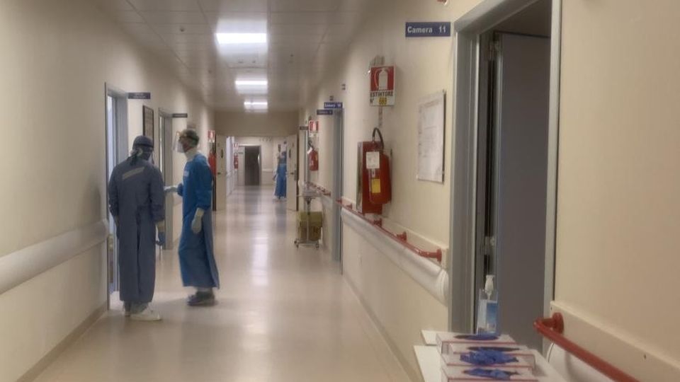 Riaperto il reparto di Medicina Ma al Morelli ancora nove morti Riaperto il reparto di Medicina Ma al Morelli ancora nove morti
