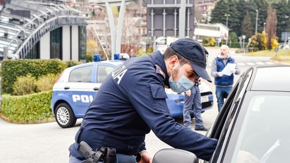 Coronavirus: multe fino a 3mila euro Coronavirus: multe fino a 3mila euro