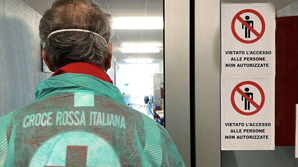 I morti sono 50 Un filo di speranza: aumentano i guariti I morti sono 50 Un filo di speranza: aumentano i guariti