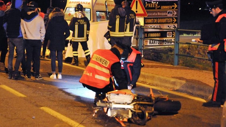 Alessandro, morto nell’incidente «Gordona, una comunità distrutta» Alessandro, morto nell’incidente «Gordona, una comunità distrutta»