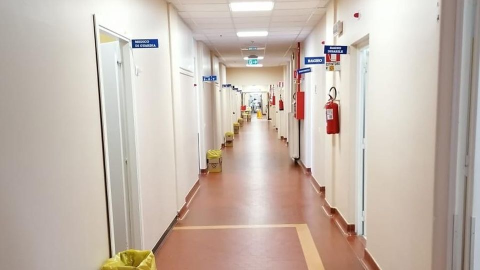 Fra i nuovi positivi «Anche giovani in piena salute» Fra i nuovi positivi «Anche giovani in piena salute»