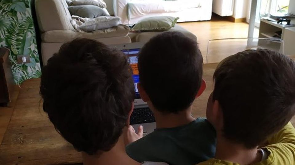 Dove lasciare i figli? Famiglie in difficoltà «Dateci soluzioni» Dove lasciare i figli? Famiglie in difficoltà «Dateci soluzioni»