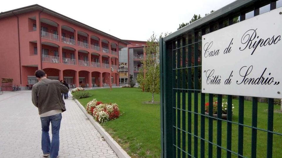 Case di riposo Venti casi sospetti anche a Sondrio Case di riposo Venti casi sospetti anche a Sondrio
