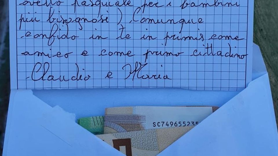 «Un pensiero per i bimbi più bisognosi» La generosità di una coppia per Pasqua «Un pensiero per i bimbi più bisognosi» La generosità di una coppia per Pasqua