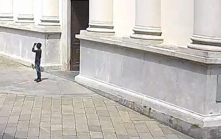 In psichiatria il vandalo che ha distrutto la collegiata