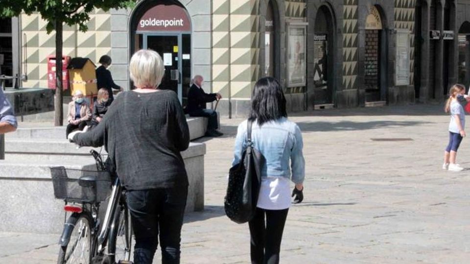 Calano i contagi «Ma la guardia non va abbassata» Calano i contagi «Ma la guardia non va abbassata»